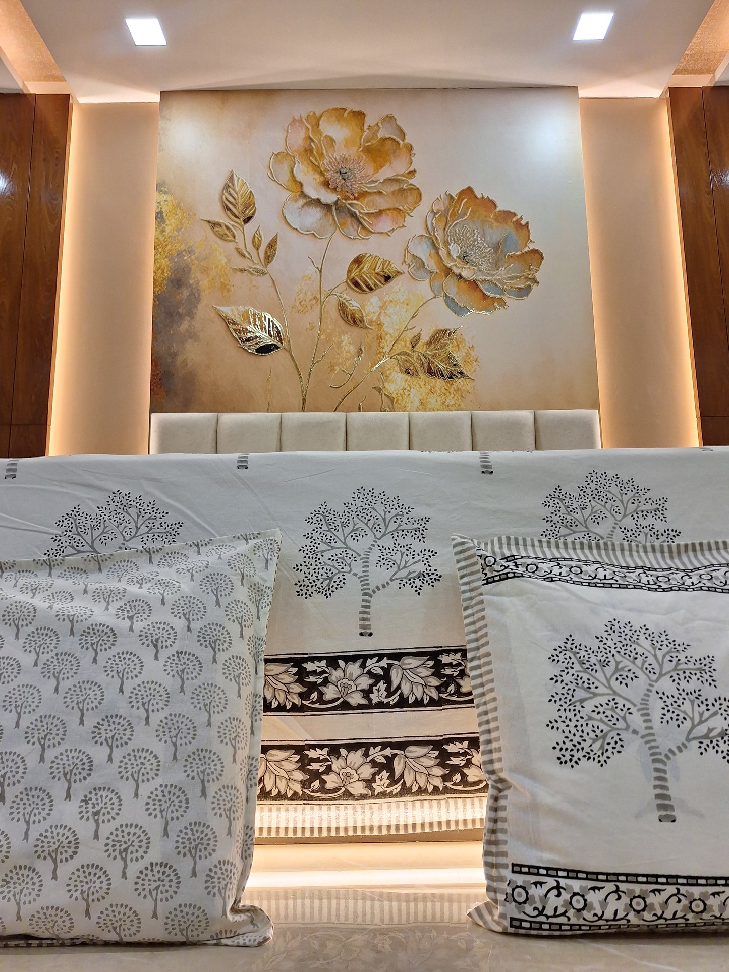 Cotton hand block printed king size bedsheet ( 100 x 108 inches) - Grey Tree