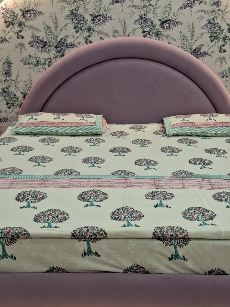 Cotton hand block printed king size bedsheet with pillow covers ( 100 x 108 inches) - Red Green Tree