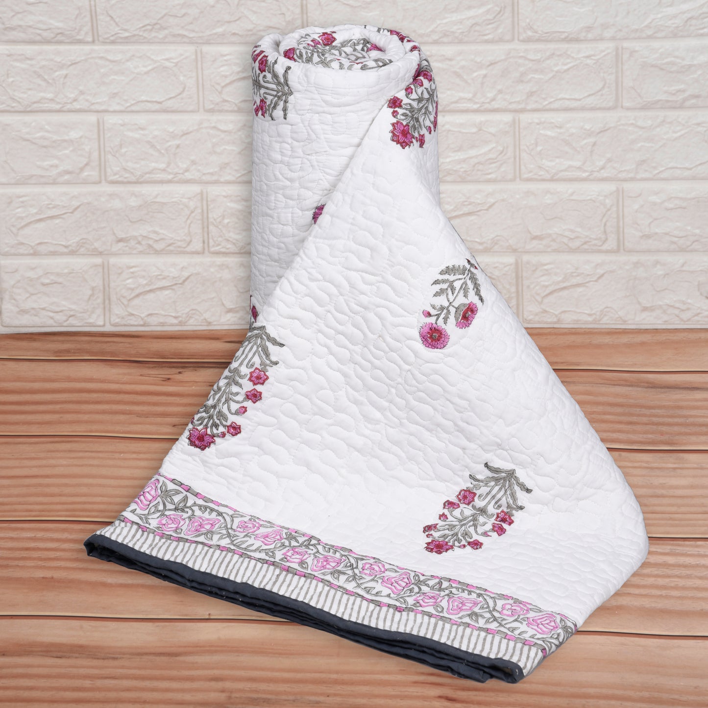 Double bed pure cotton quilted lightweight hand printed blanket (Duvet / comforter 90 x 108 Inches)